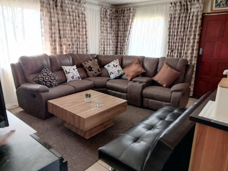 3 Bedroom Property for Sale in Waterkloof Hill Estate North West